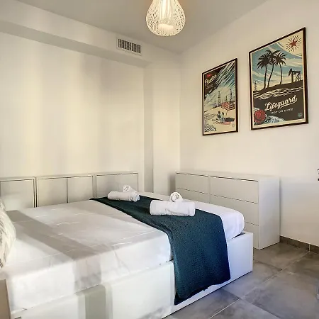 Nestor&jeeves - Bow Window Buffa - Center - Very Close *